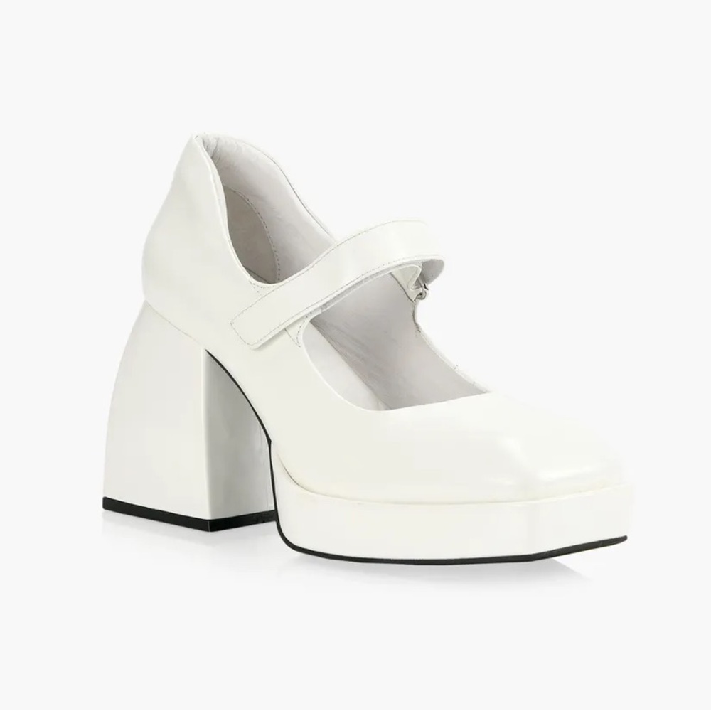 B2 CAMILLA White Leather Mary Jane Heels (NWB)